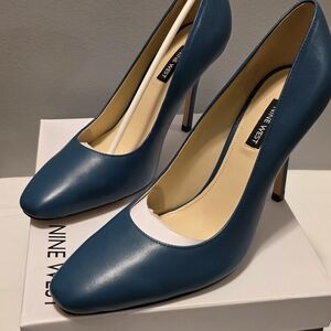 BRAND NEW Nine West  Arley Pointy Toe Pumps
Dark Green Leather Heel